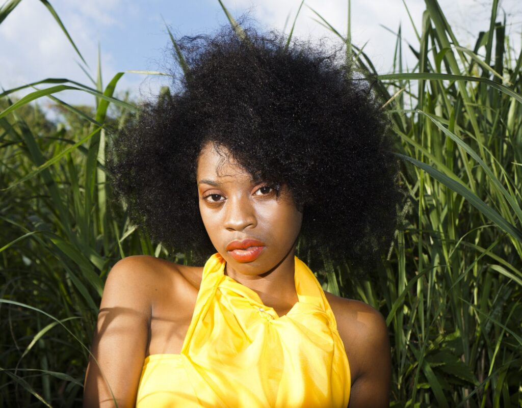 How to Date Colombian Women Online Safely